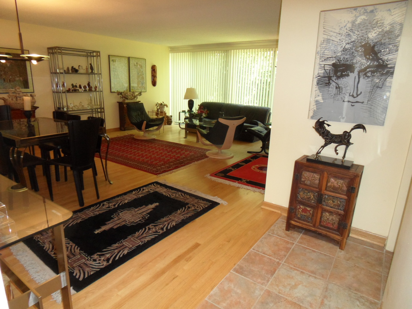 48 Avon Road Northbrook, IL 60062 - Photo 2 of 40