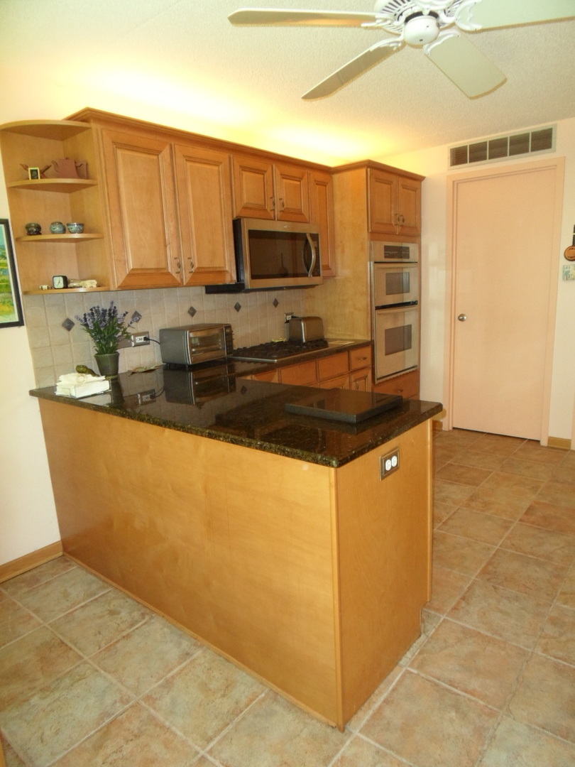 48 Avon Road Northbrook, IL 60062 - Photo 12 of 40