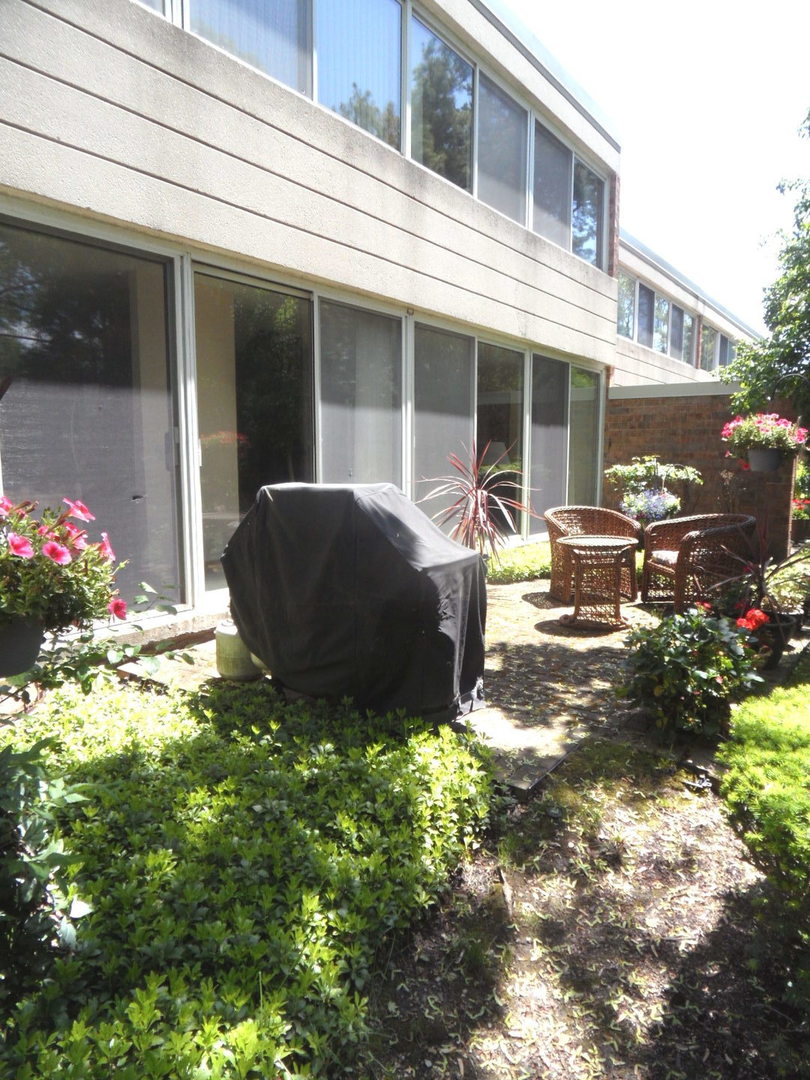 48 Avon Road Northbrook, IL 60062 - Photo 36 of 40