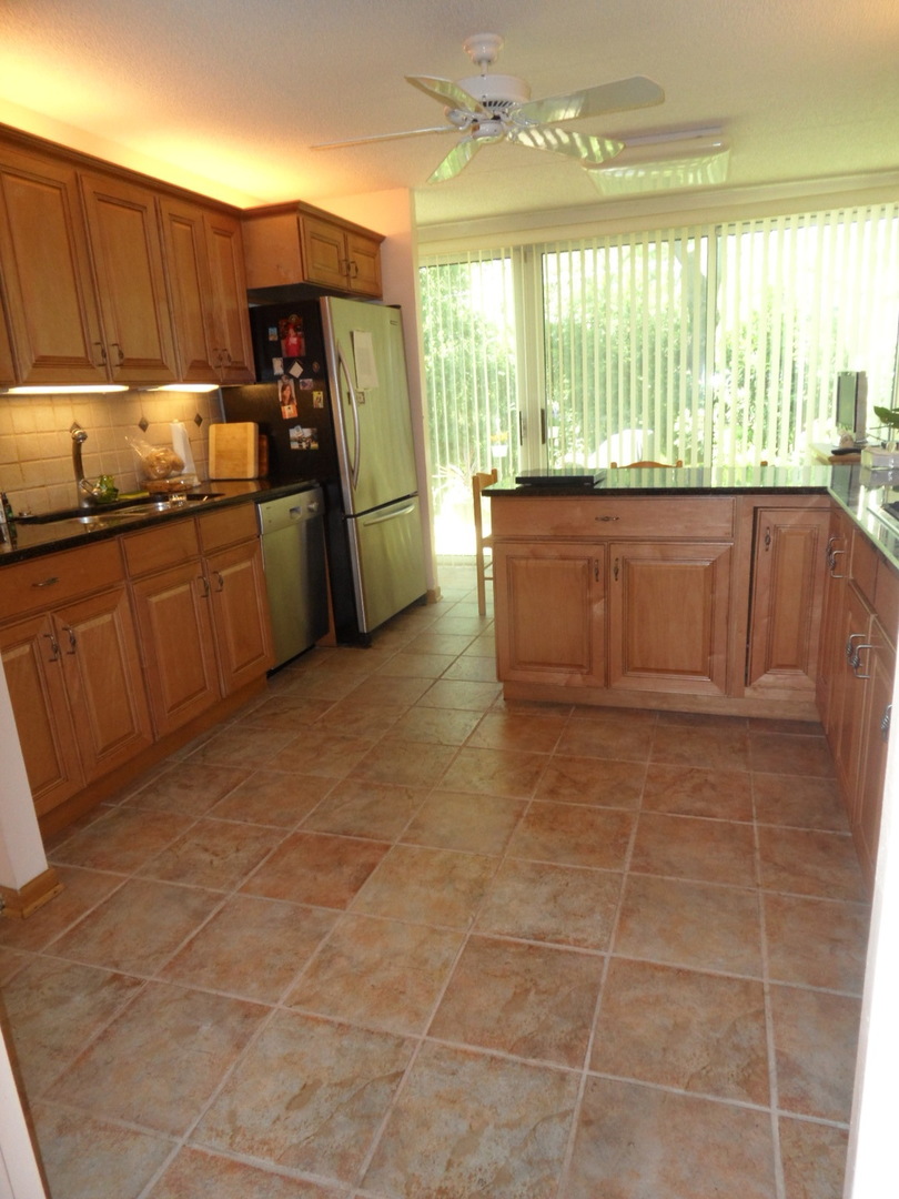 48 Avon Road Northbrook, IL 60062 - Photo 9 of 40