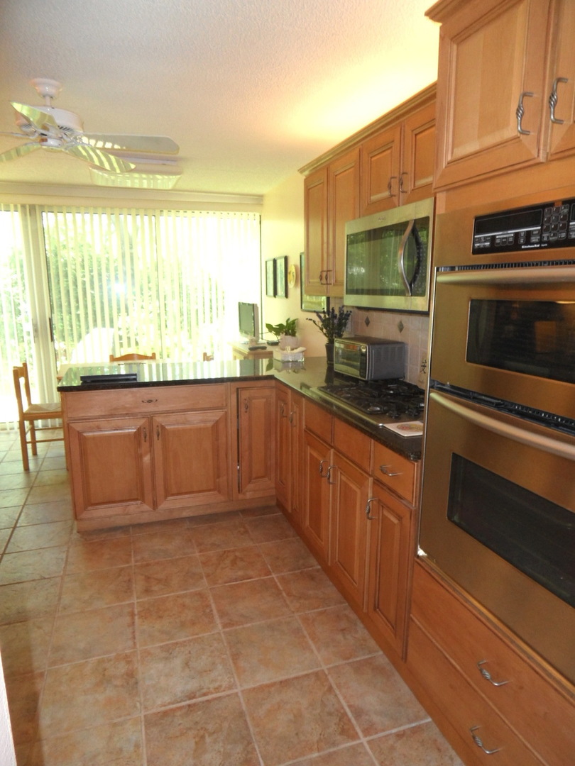 48 Avon Road Northbrook, IL 60062 - Photo 10 of 40