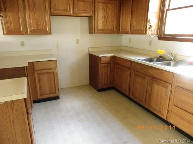 2365 Kingsburry Road York, SC 29745 - Photo 3 of 10 Gallery Image 3
