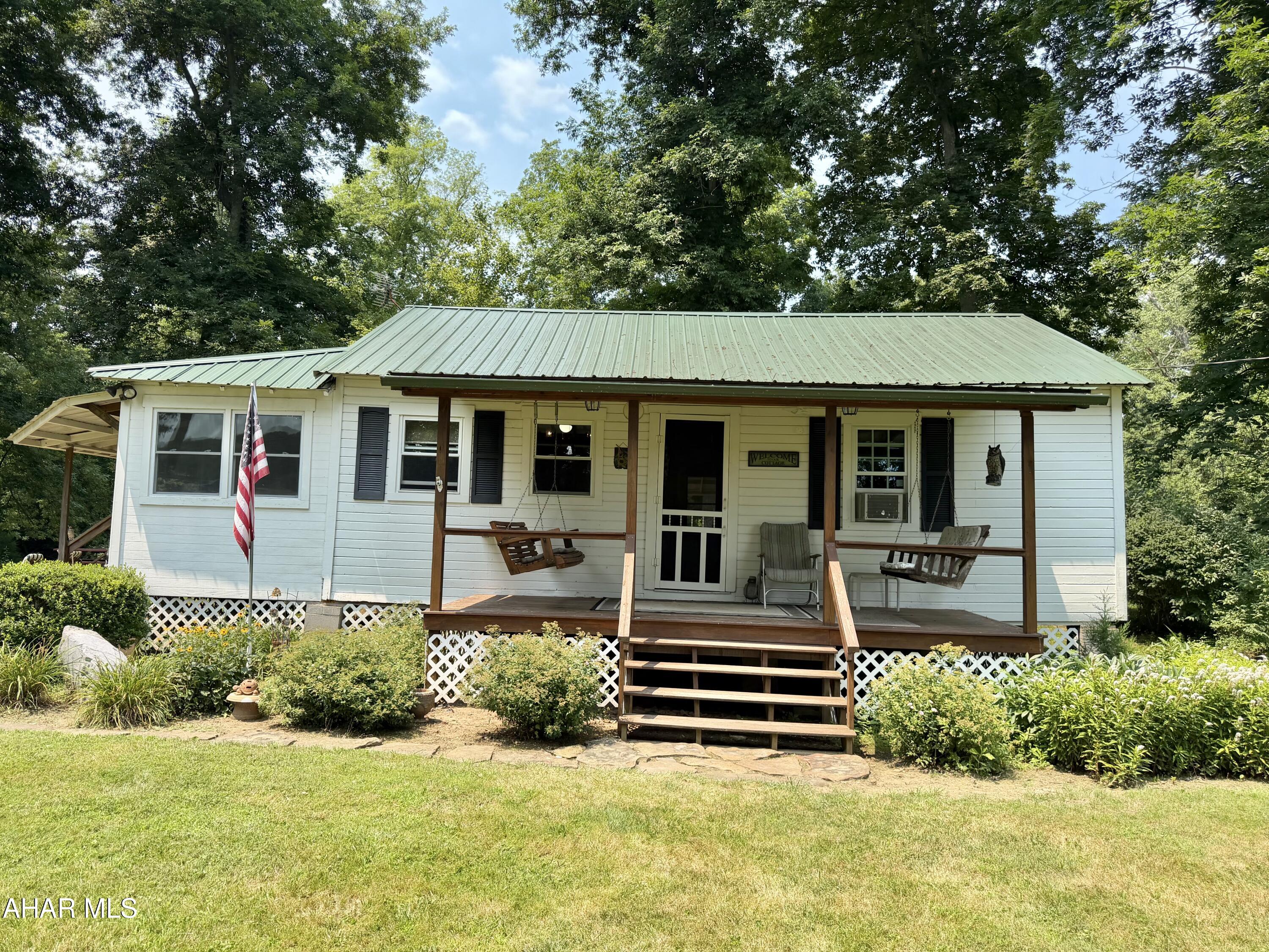 252 Roberts Way New Paris, PA 15554 - Photo 1 of 36