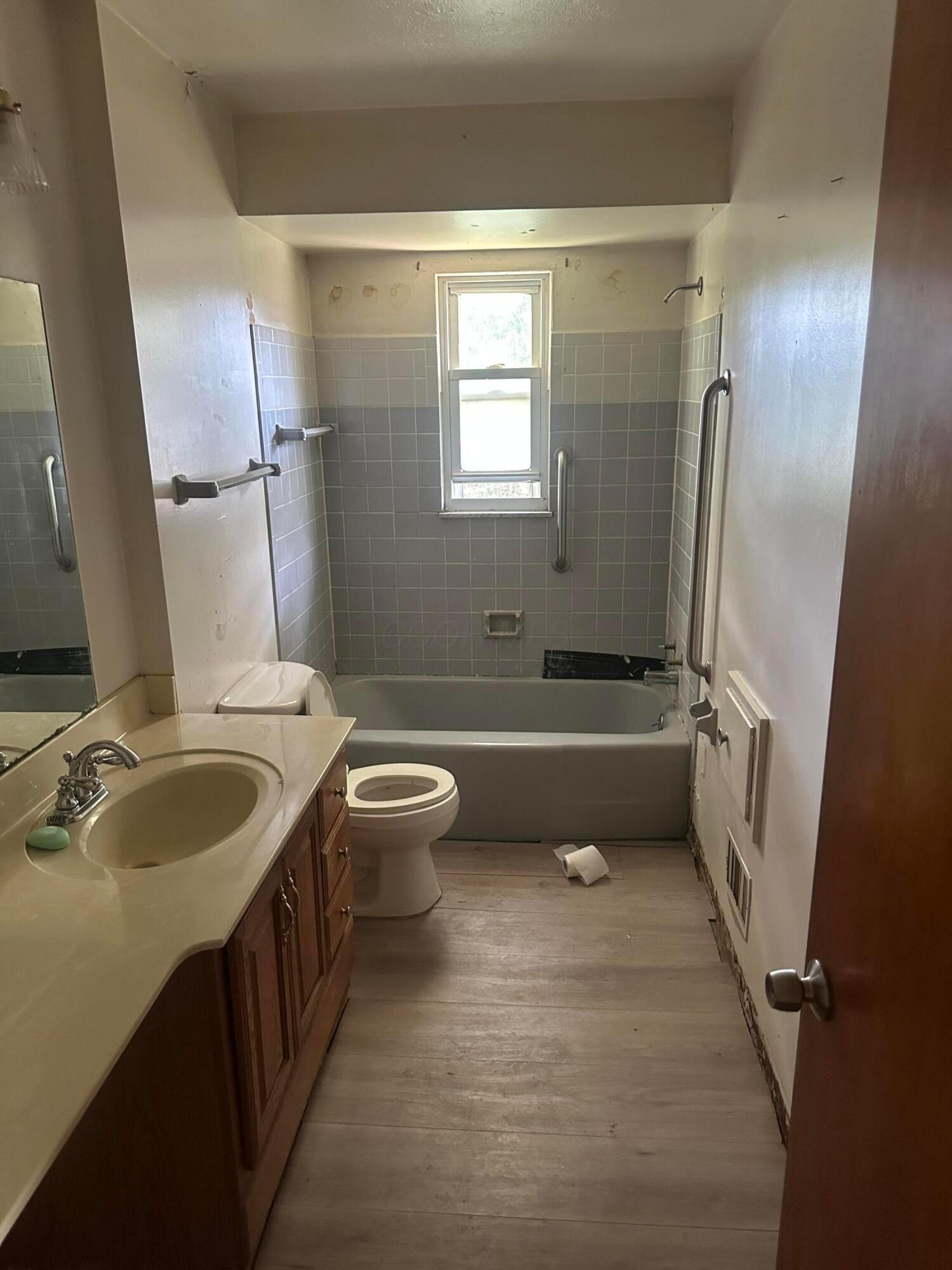 1595 Bostwick Road Columbus, OH 43227 - Photo 12 of 19 IMG_1109