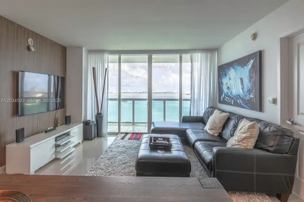 $4,500 | 1800 North Bayshore Drive, Unit 2209, Miami, FL 33132