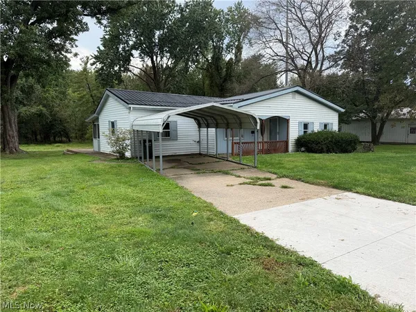 $159,900 | 606 East 1st Street, Uhrichsville, OH 44683