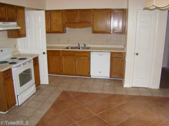 549 Covington Ridge Road Winston-Salem, NC 27107 - Photo 5 of 7 Kitchen.
