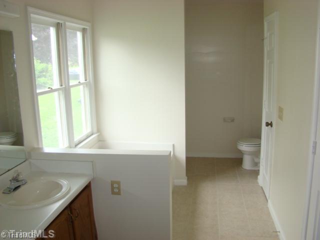 549 Covington Ridge Road Winston-Salem, NC 27107 - Photo 7 of 7 Master Bath/Spa.