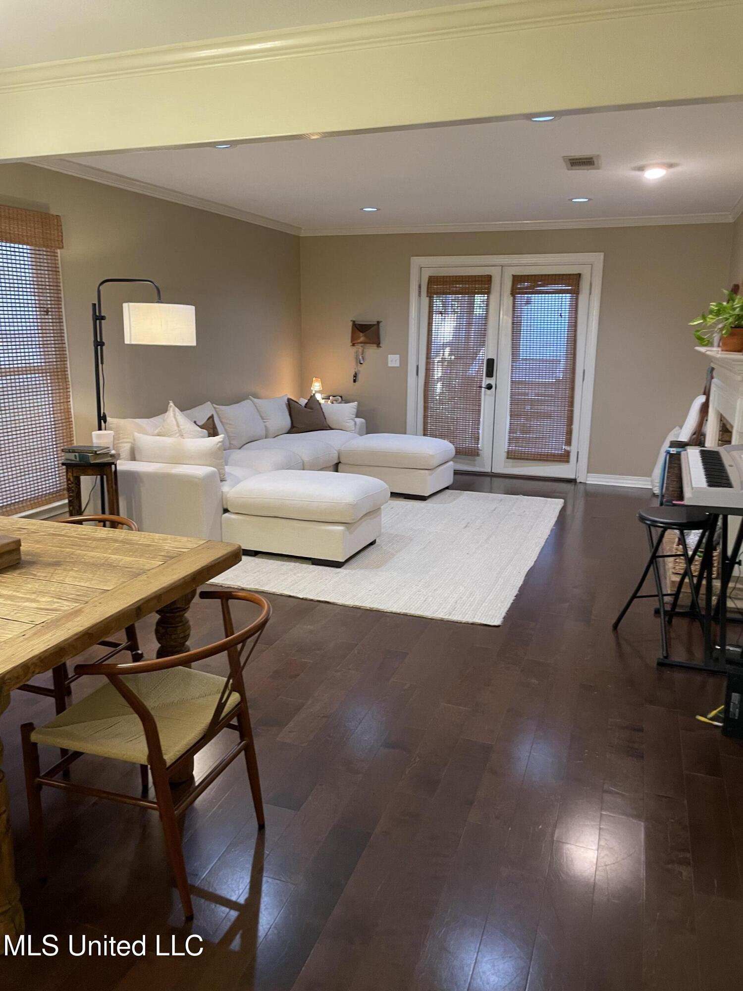 1453 Roxbury Court Jackson, MS 39211 - Photo 3 of 12 living area 2