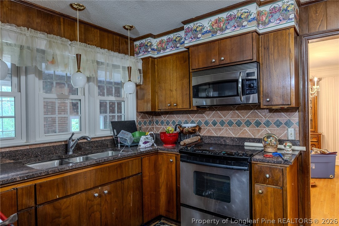940 Union Chapel Road Pembroke, NC 28372 - Photo 14 of 27 Kitchen