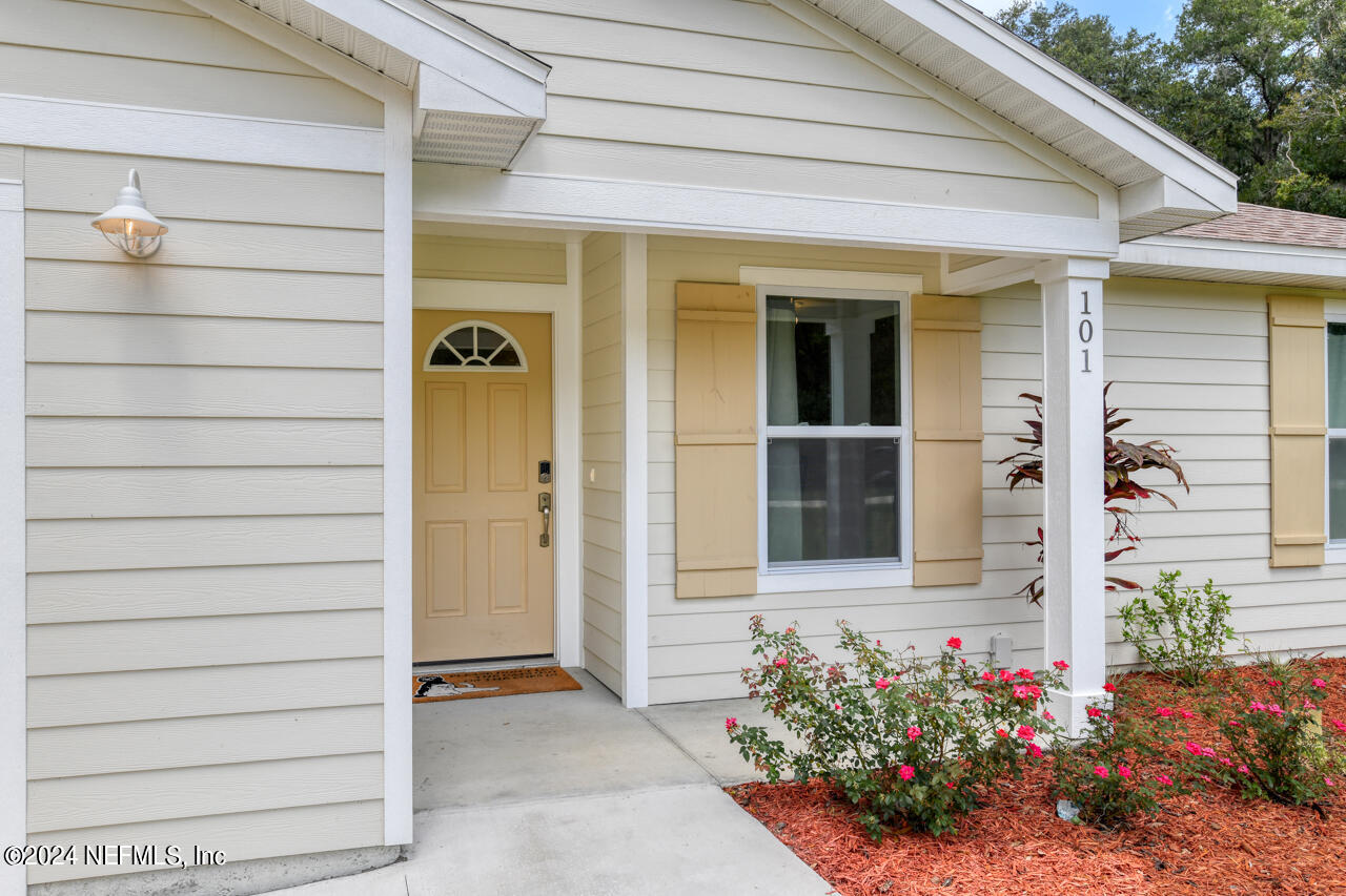 101 Killian Drive Hawthorne, FL 32640 - Photo 8 of 34 FRONT ENTRY