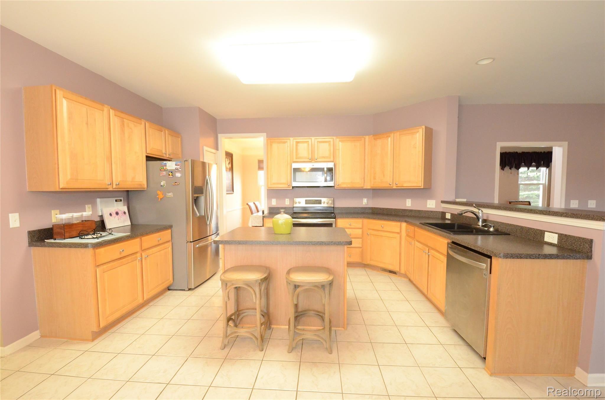 49301 Rockefeller Drive Canton, MI 48188 - Photo 24 of 58 DSC_9902.JPG