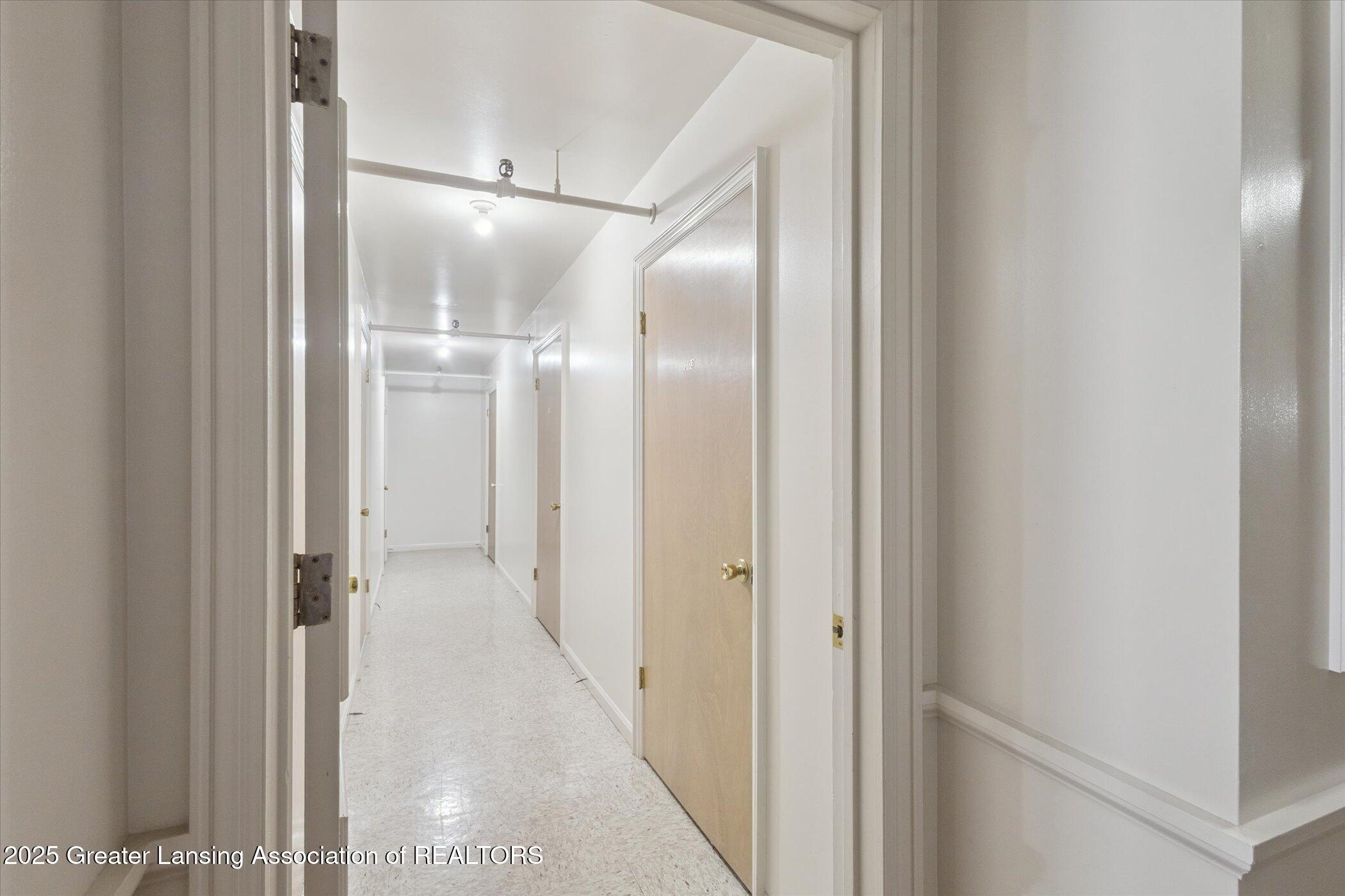 1740 Wellington Road, Unit 103 Lansing, MI 48910 - Photo 26 of 37 30-1740-Wellington-Rd-#103-Lansing-MI-48