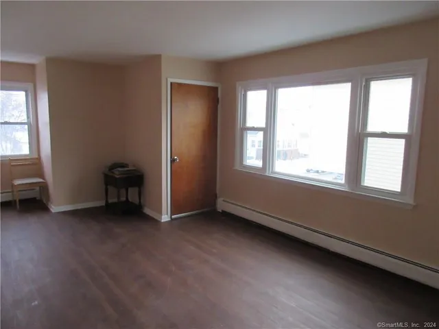 $2,200 | 164 Cleveland Avenue, Unit 2, Bridgeport, CT 06606