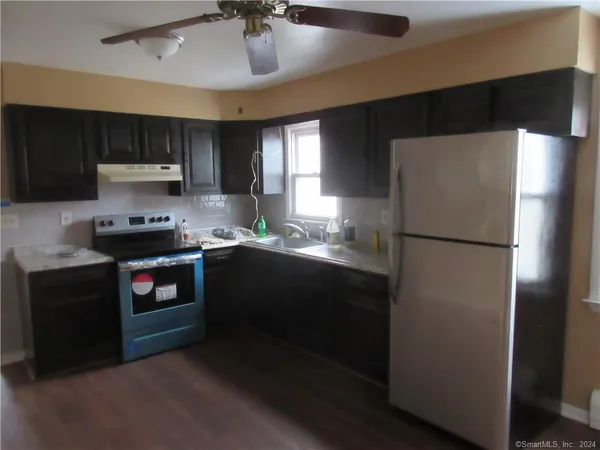 $2,200 | 164 Cleveland Avenue, Unit 2, Bridgeport, CT 06606