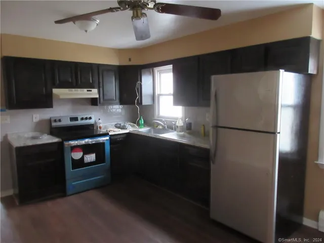 $2,200 | 164 Cleveland Avenue, Unit 2, Bridgeport, CT 06606