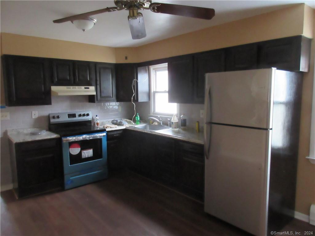 164 Cleveland Avenue, Unit 2 Bridgeport, CT 06606 - Photo 3 of 8