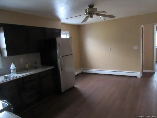 $2,200 | 164 Cleveland Avenue, Unit 2, Bridgeport, CT 06606