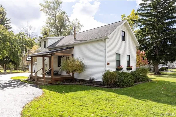 $309,000 | 99 East And West Road, West Seneca, NY 14224