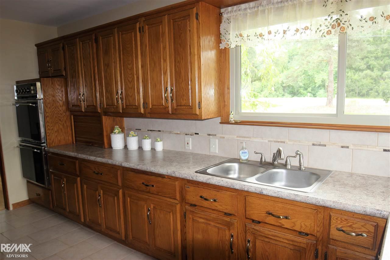 20196 Armada Ridge Road Armada, MI 48005 - Photo 8 of 55 50022422-7.JPG