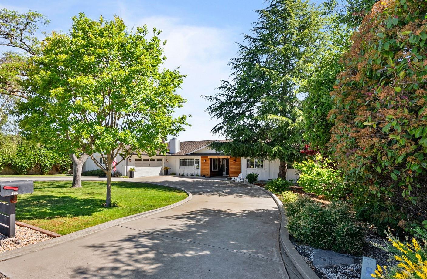 105 Rays Circle Hollister, CA 95023 - Photo 2 of 36