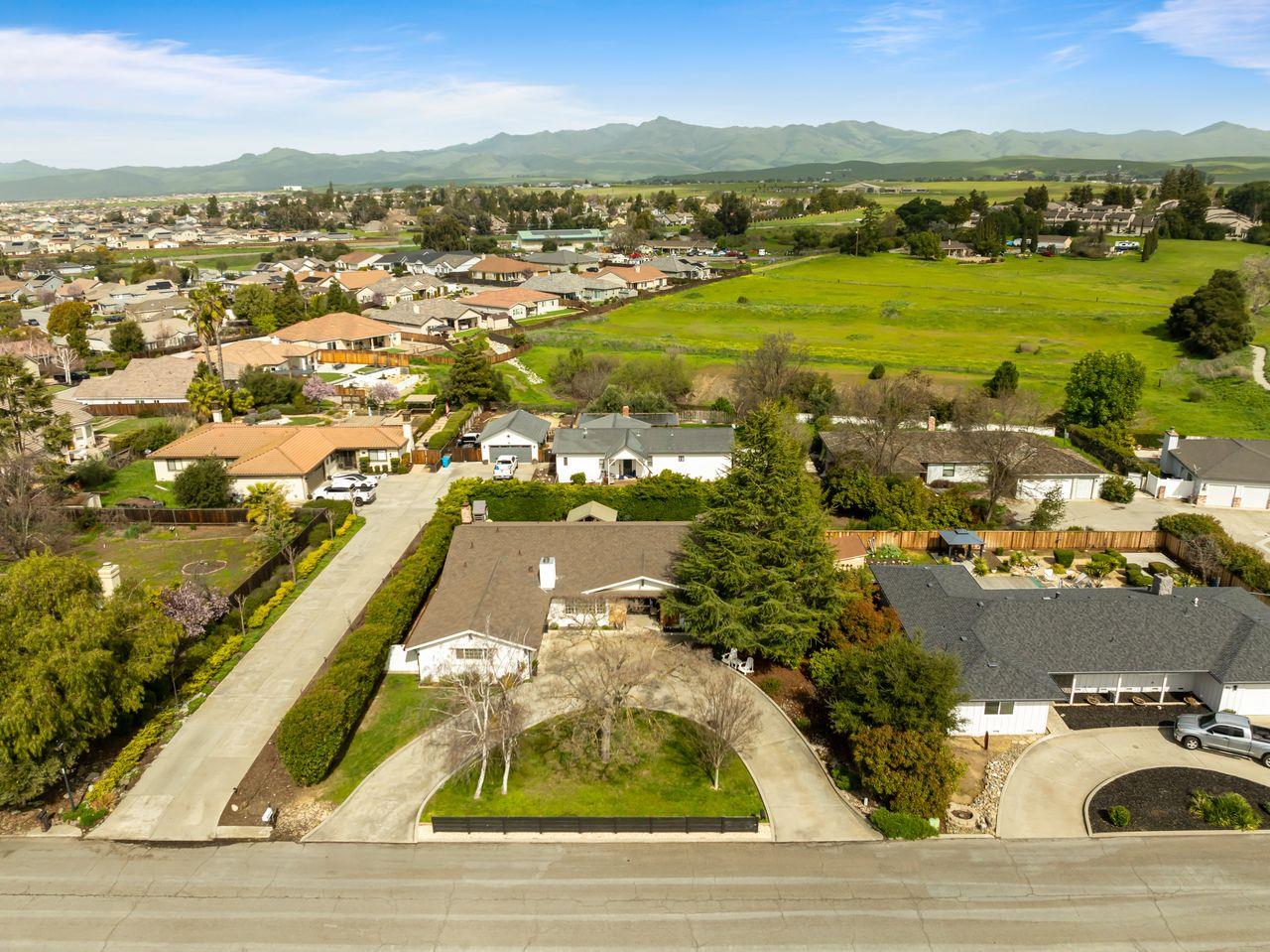 105 Rays Circle Hollister, CA 95023 - Photo 37 of 37 an aerial view of residential houses with outdoor space