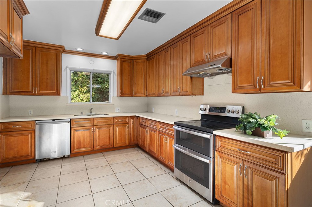 2976 Lombardy Road Pasadena, CA 91107 - Photo 18 of 57