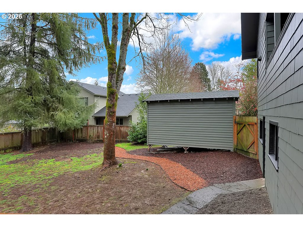 5537 Southwest Florida Street Portland, OR 97219 - Photo 34 of 45 a view of a backyard