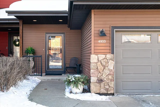 $289,900 | 4933 County Road B, La Crosse, WI 54601