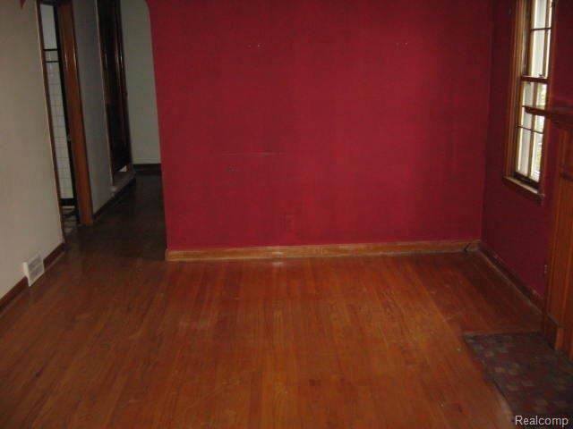 15112 Charles R Avenue Eastpointe, MI 48021 - Photo 3 of 13 house 007