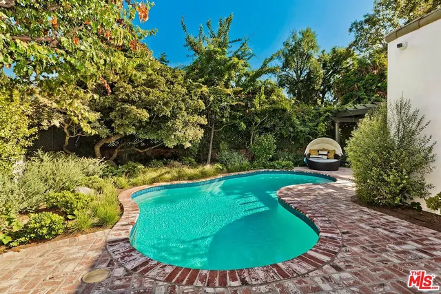 a outdoor view with a sitting space