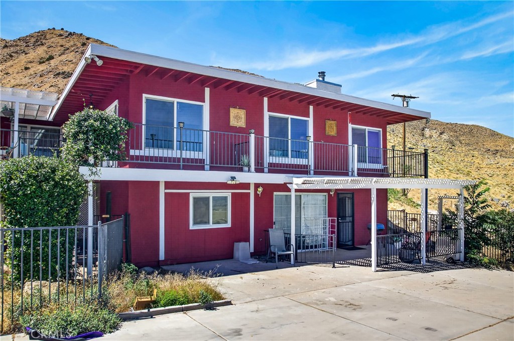 8929 Central Road Apple Valley, CA 92308 - Photo 36 of 43 ADU is at the lower level with private entry and plenty of parking