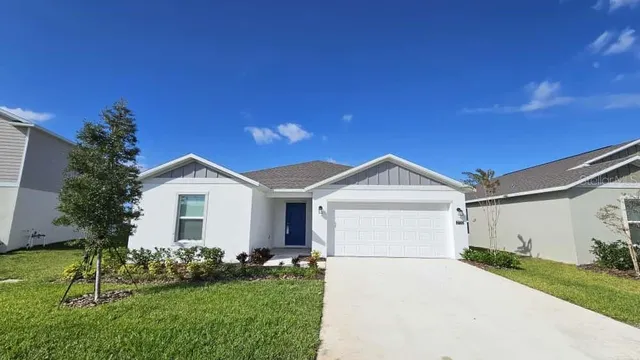 $2,300 | 2722 Pennachio Drive, Lake Wales, FL 33853
