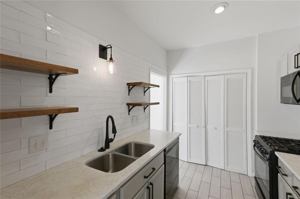 2340 Brockett Road Tucker, GA 30084 - Photo 12 of 28