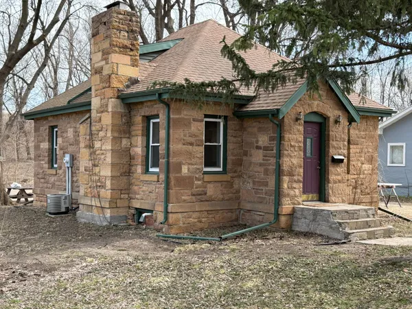 $179,900 | 223 Owatonna Street, Mankato, MN 56001