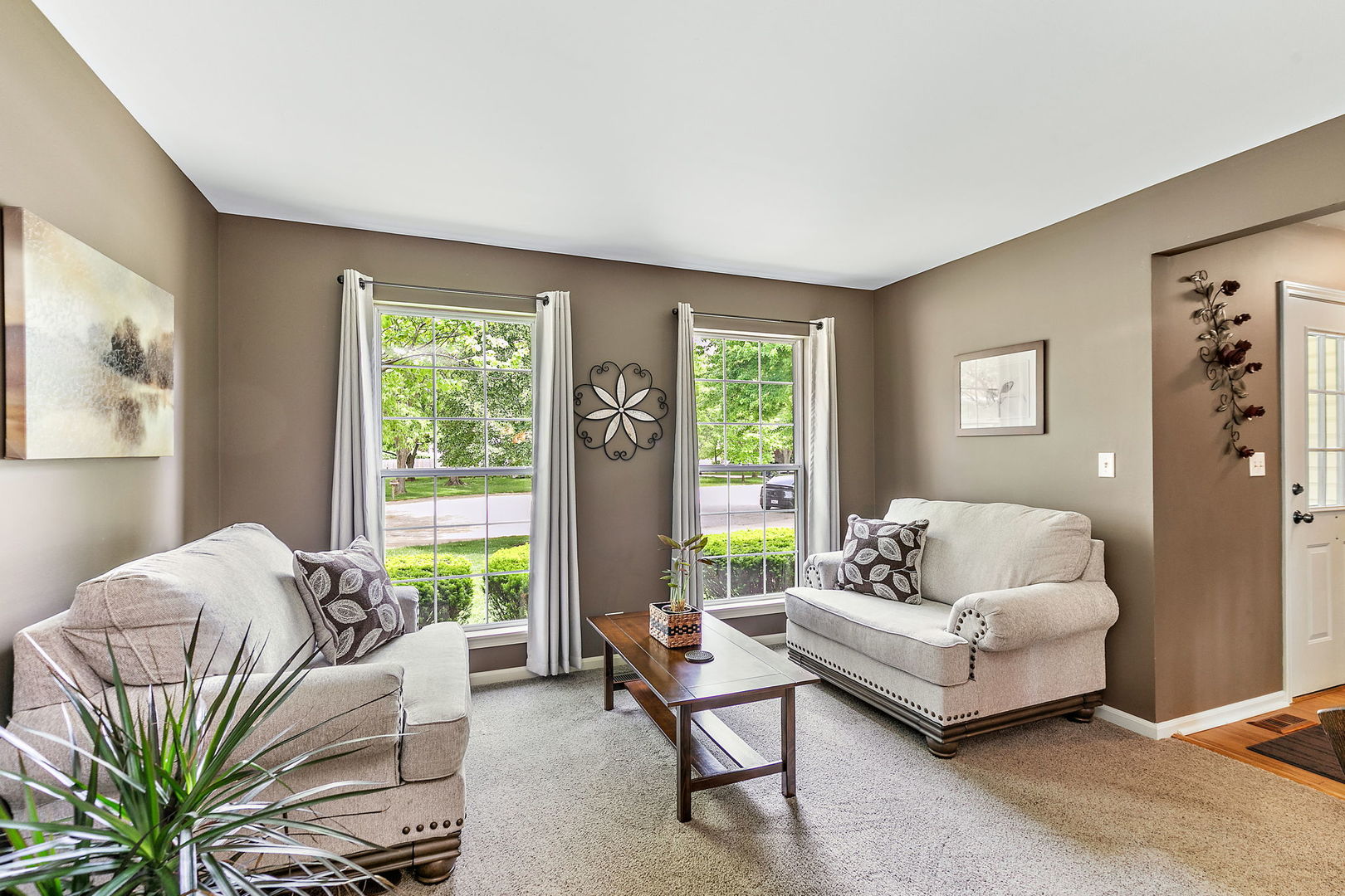 204 Dickens Trail Elgin, IL 60120 - Photo 3 of 39