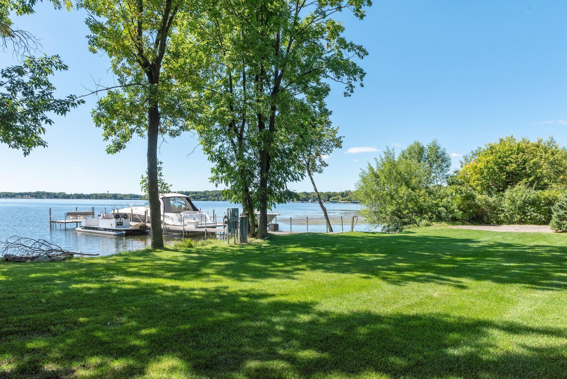 1510 Green Trees Road Orono, MN 55391 - Photo 4 of 49 Gallery Image 4