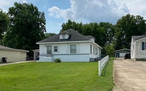 2138 East Walnut Street Springfield, MO 65802 - Photo 1 of 1 Walnut