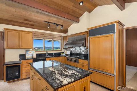 $4,950,000 | 9501 Northeast 13th Street, Clyde Hill, WA 98004
