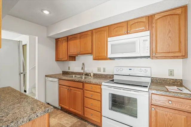 $229,900 | 2306 Winchester Drive, Champaign, IL 61821