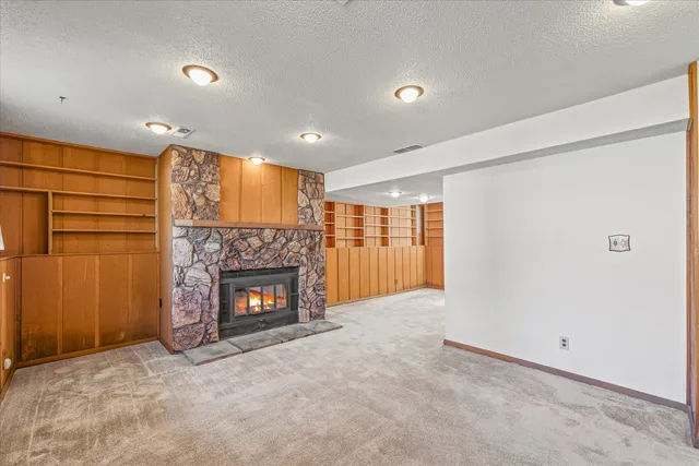 $229,900 | 2306 Winchester Drive, Champaign, IL 61821