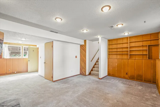 $229,900 | 2306 Winchester Drive, Champaign, IL 61821