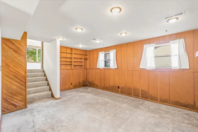 $229,900 | 2306 Winchester Drive, Champaign, IL 61821