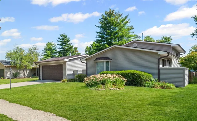 $229,900 | 2306 Winchester Drive, Champaign, IL 61821