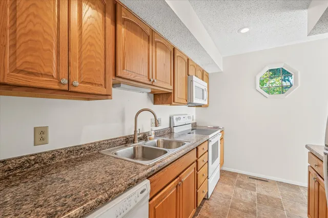 $229,900 | 2306 Winchester Drive, Champaign, IL 61821