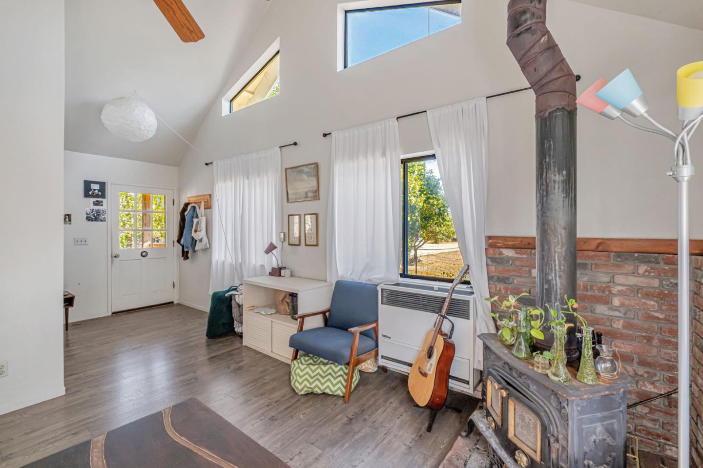 222 Highview Drive Santa Cruz, CA 95060 - Photo 23 of 29 a living room with furniture and wooden floor