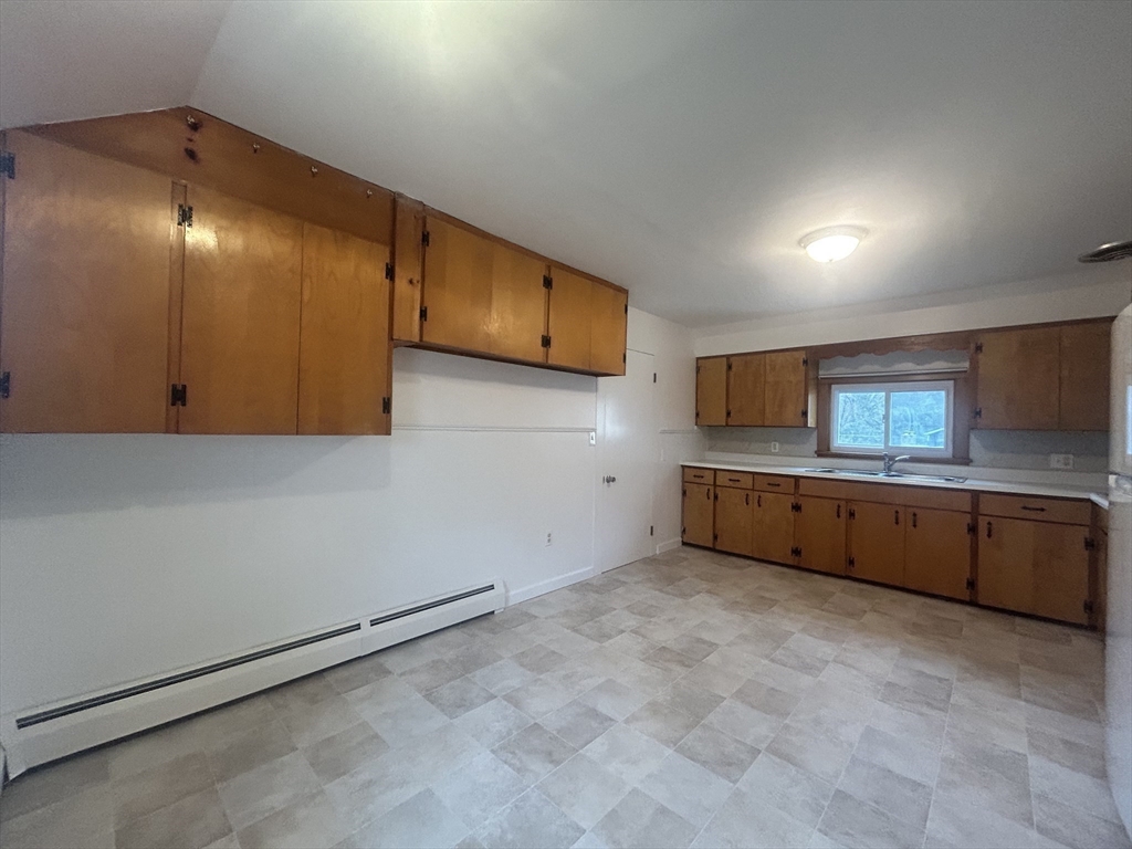 17 Lincoln Street, Unit 2 Greenfield, MA 01301 - Photo 3 of 27
