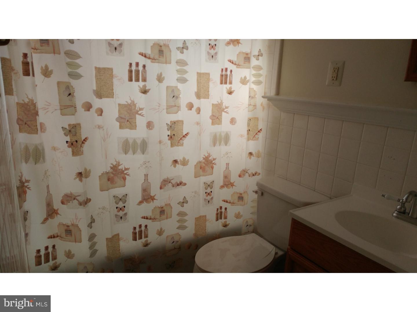 625 West County Line Road Hatboro, PA 19040 - Photo 9 of 14 Bathroom