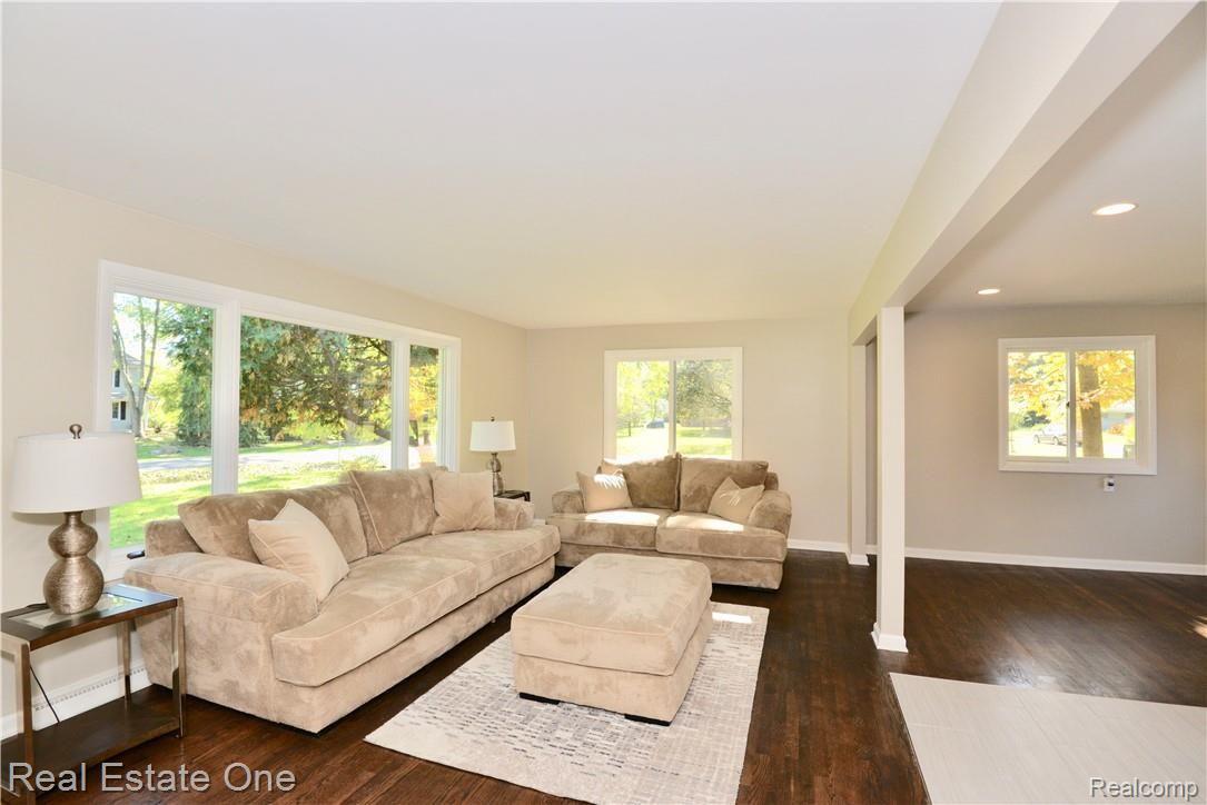 338 Randolph Road Rochester, MI 48309 - Photo 10 of 26 fullsizeoutput_3680.jpeg