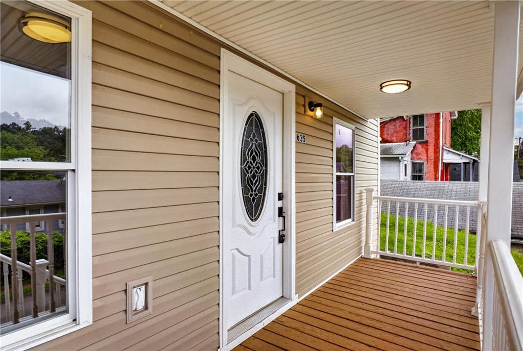 635 Valley Street Oakmont, PA 15139 - Photo 3 of 38